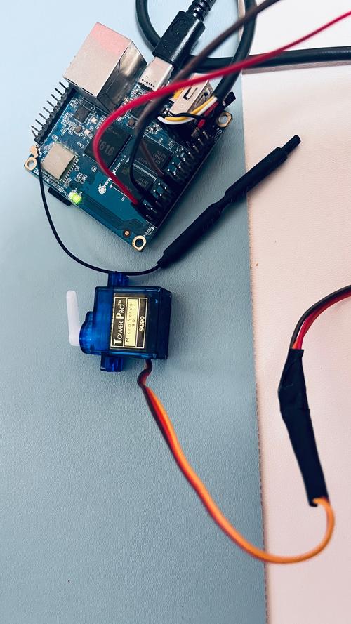 声波连接舵机的作用_舵机与超声波模块结合_舵机与超声波的连接