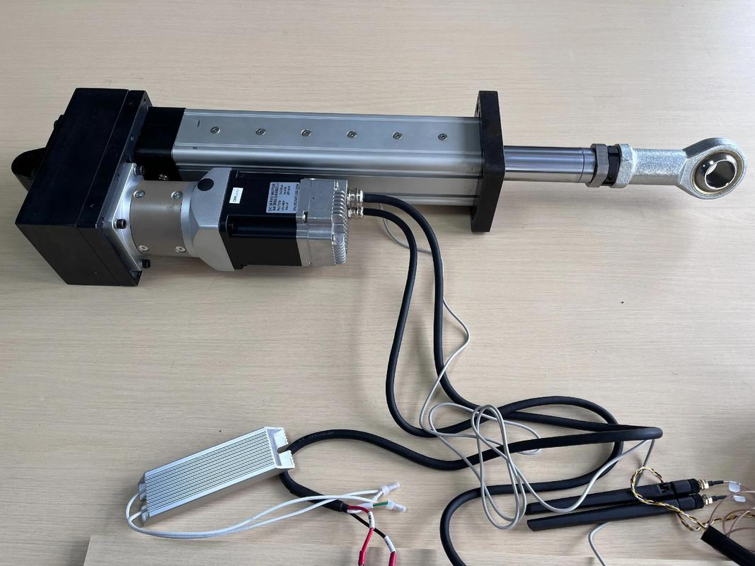 直线舵机的优缺点_直线点舵机优缺点有哪些_直线舵机控制板原理图