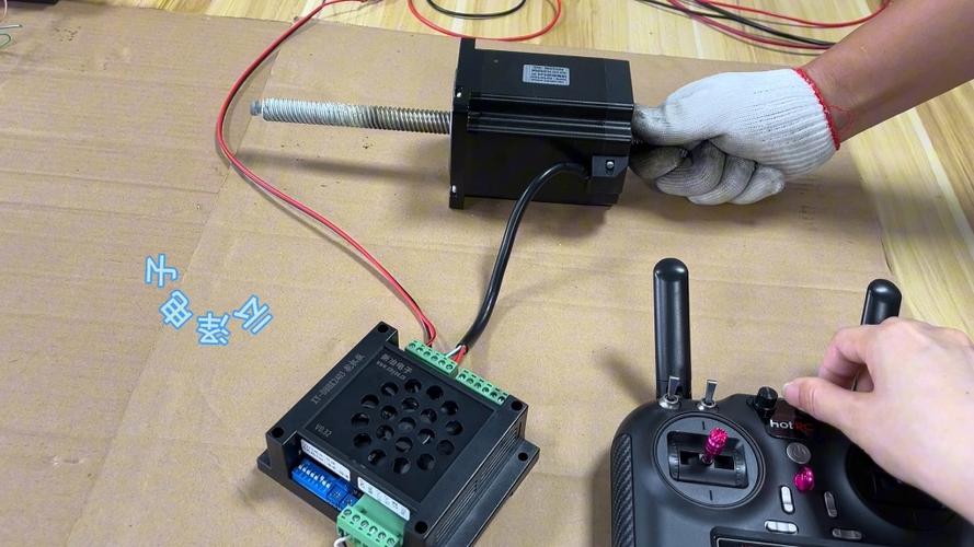 直线舵机控制板原理图_直线舵机的优缺点_直线点舵机优缺点有哪些