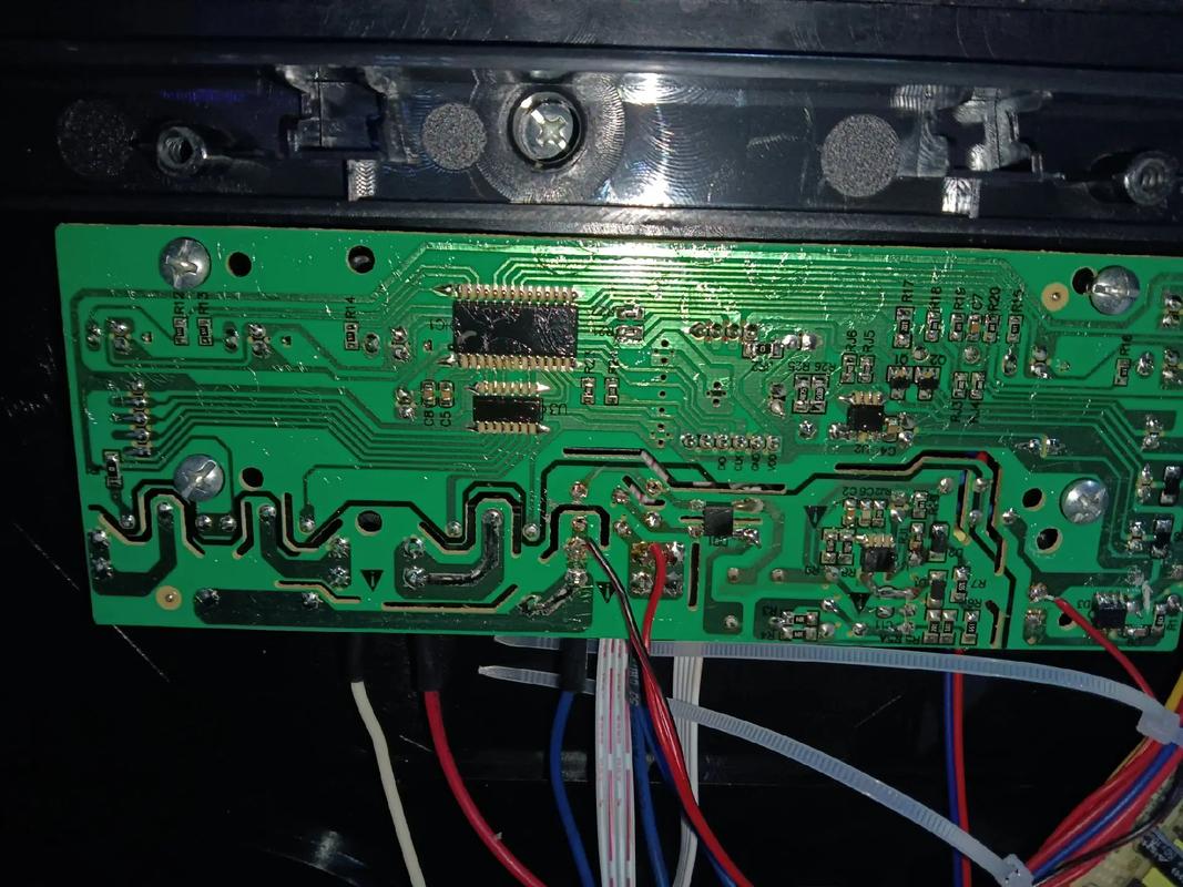 电源接反舵机会坏吗_舵机接反会不会烧_舵机电源接反