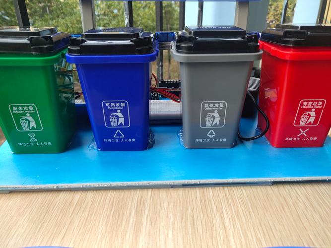 自动翻盖垃圾桶手工_自动翻盖垃圾桶机械结构_舵机制作自动翻盖垃圾桶的方法图解