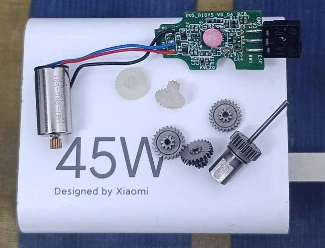 舵机左右摆动不定什么原因_自动左右摆动器_左右摆动的机器