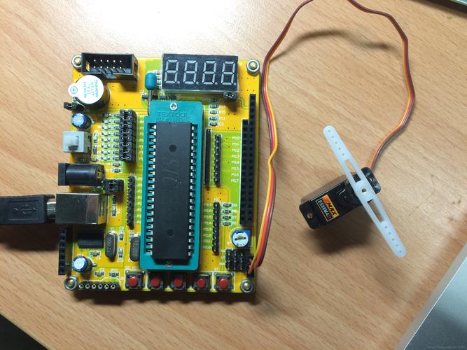 51单片机驱动舵机教程_单片机驱动舵机需要驱动板吗_单片机教程驱动舵机接线图