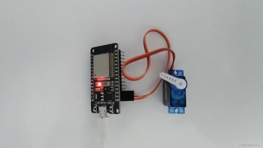 控制舵机的arduino程序_控制舵机的程序_esp32控制舵机能够工作