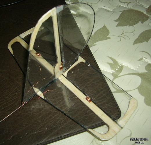 电磁舵特技飞机_电磁舵飞机制作过程视频_飞碟制作过程视频